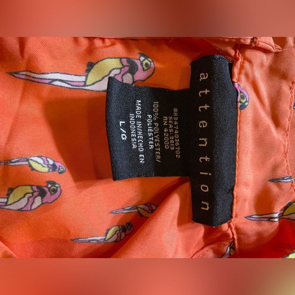 ‎Attention parrot blouse - Picture 3 of 5
